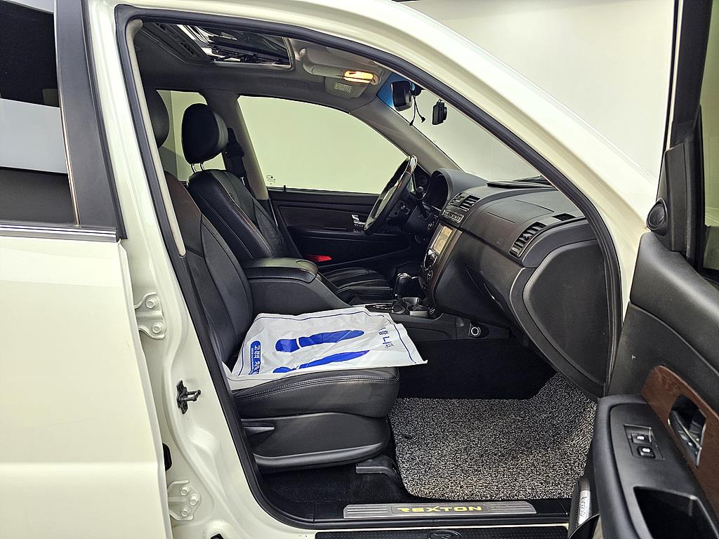 Ssangyong Rexton - Vista 11