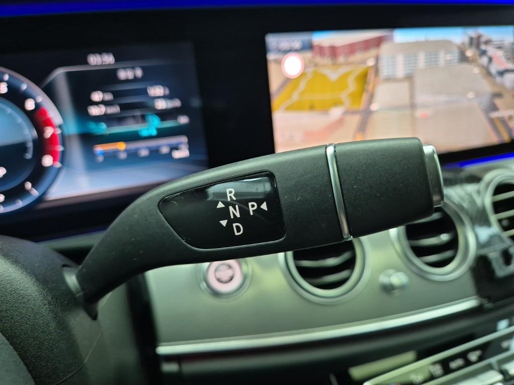 Mercedes Benz E class - Vista 8