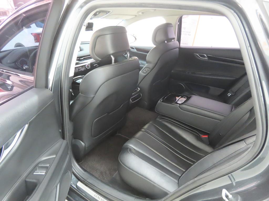 Genesis G80 - Vista 6