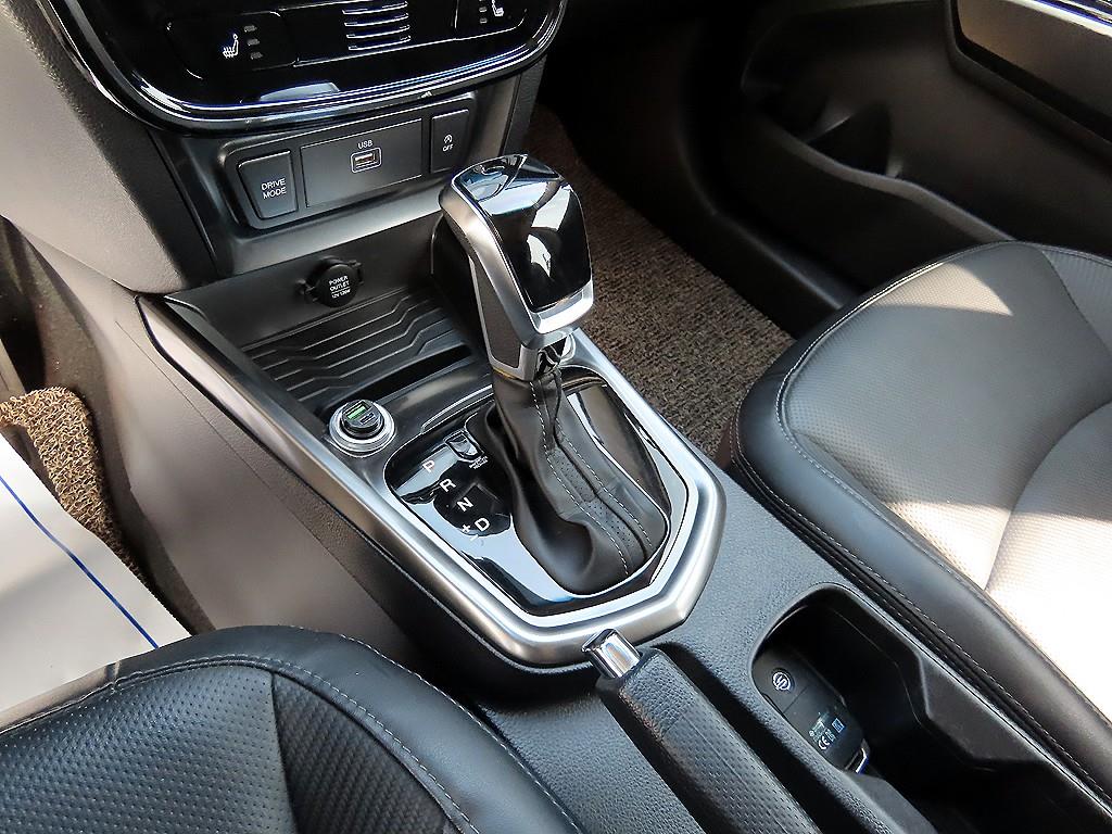 Ssangyong Tivoli - Vista 10