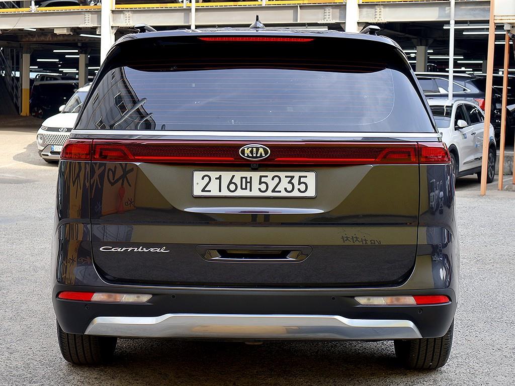 KIA Carnival - Vista 5