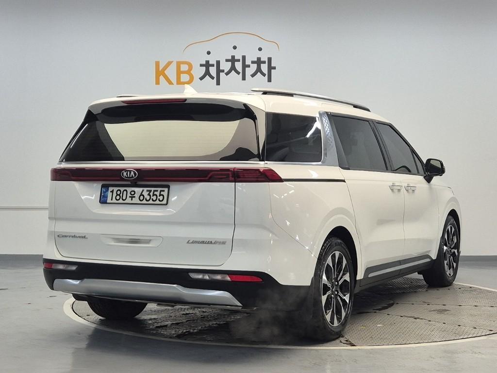 KIA Carnival - Vista 3