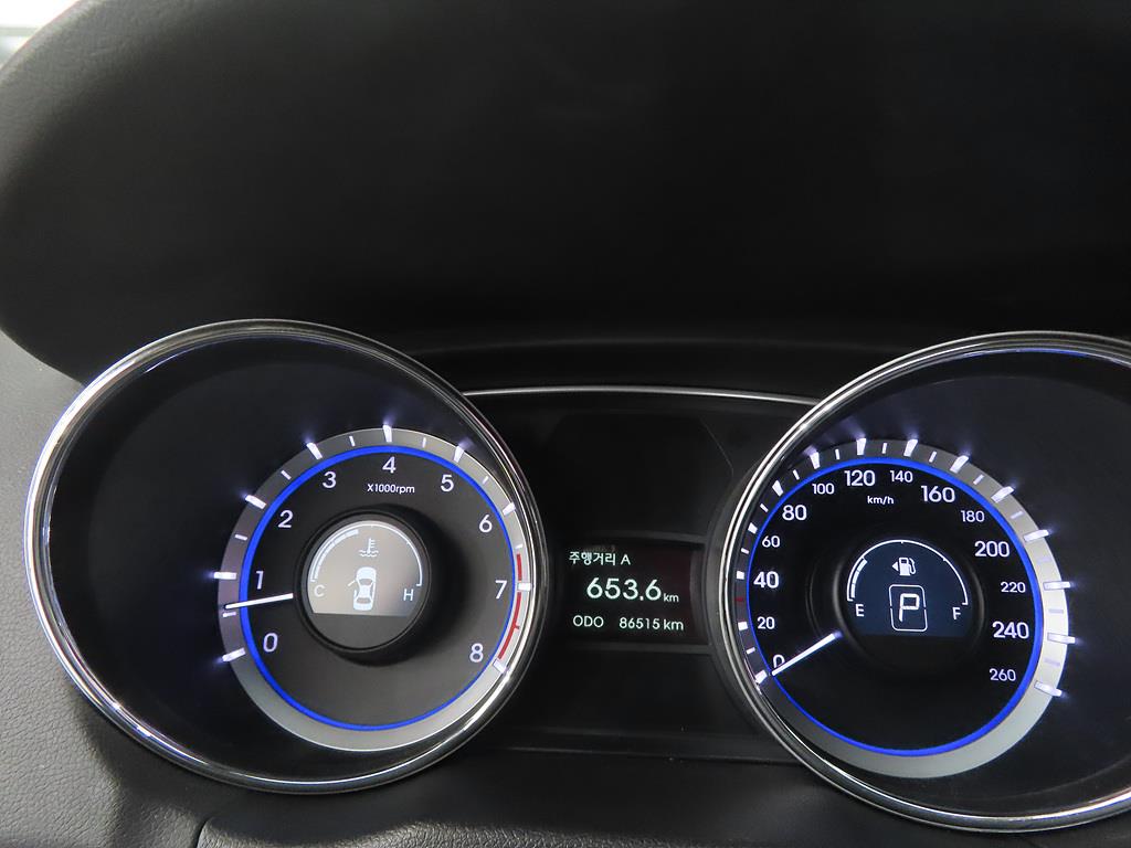 HYUNDAI Sonata - Vista 9