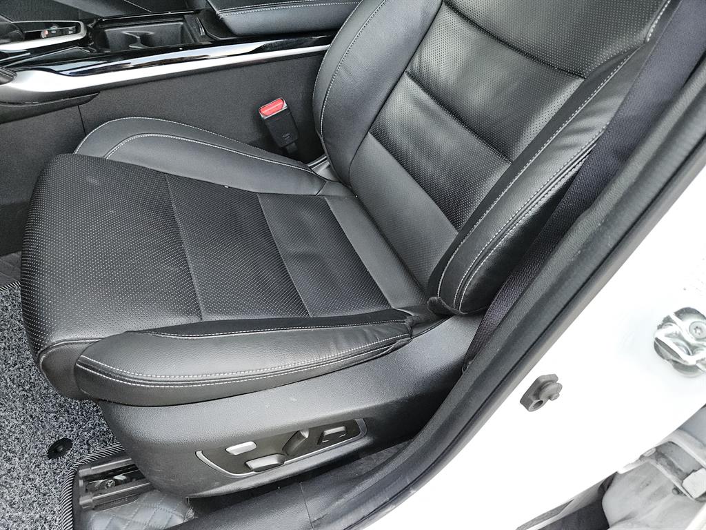 SAMSUNG QM6 - Vista 9