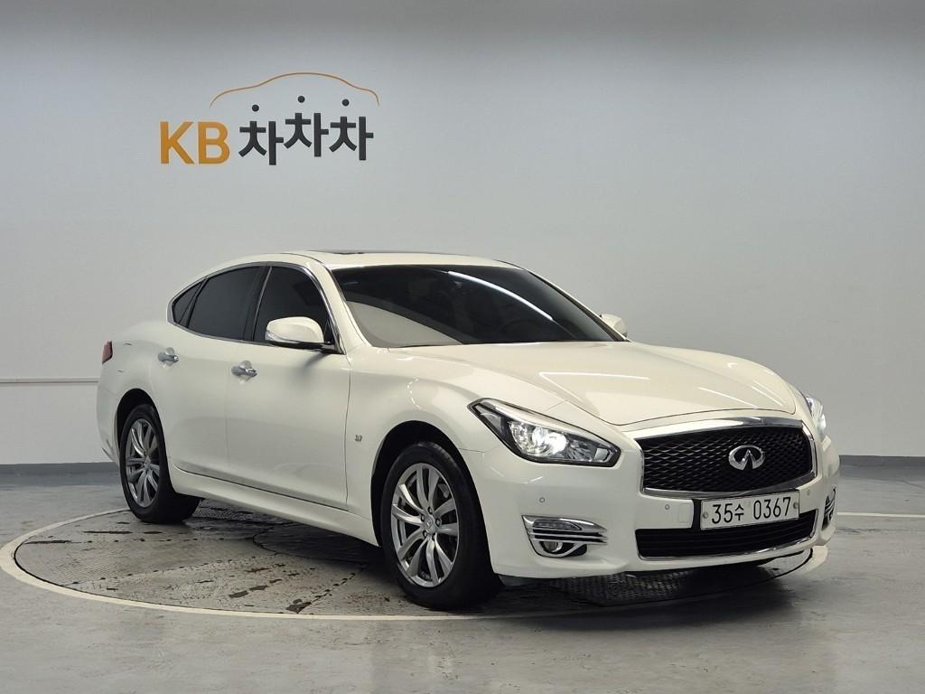 Infiniti Q - Vista 4