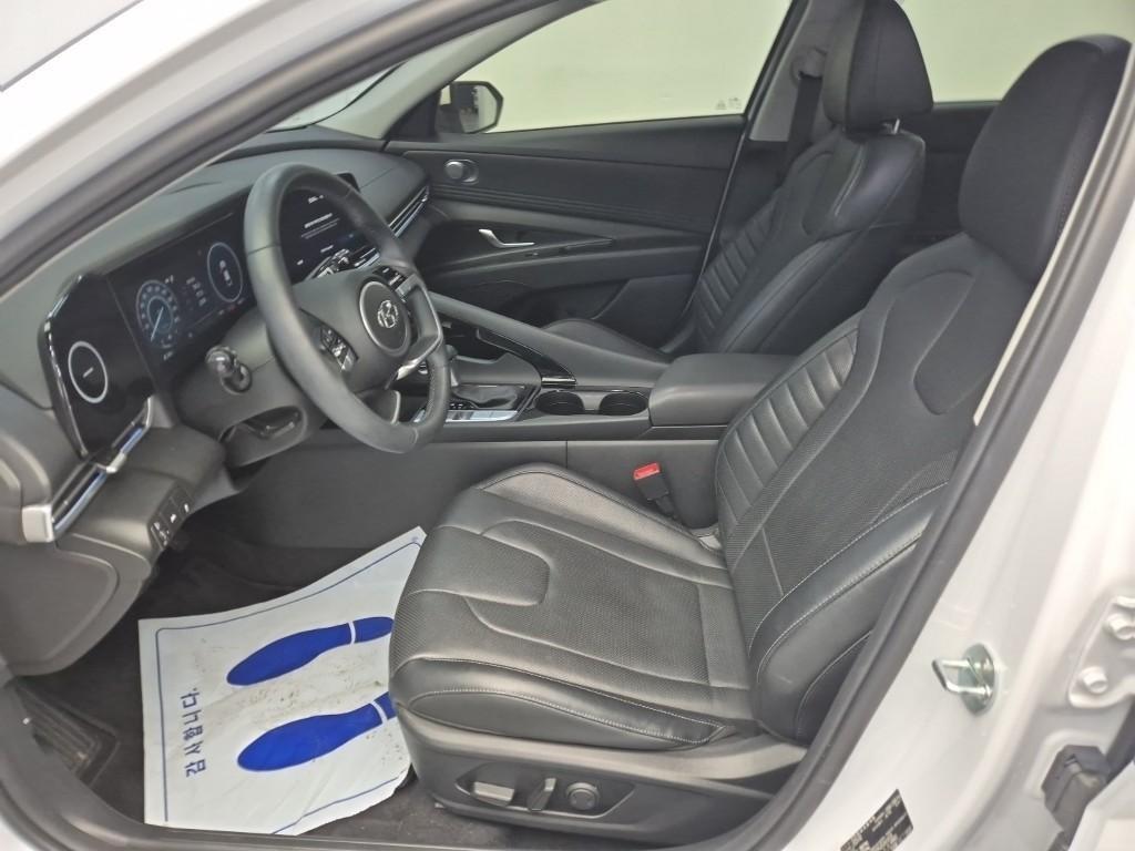 HYUNDAI Avante - Vista 11