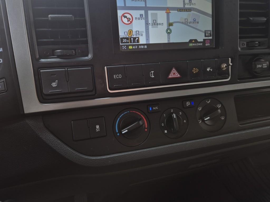 medium and large cargo truck 2021 Blanco - Importación desde Corea - HF Imports Iquique - Foto 17