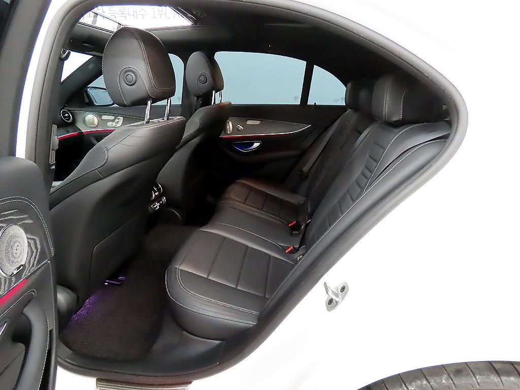 Mercedes Benz E class - Vista 6