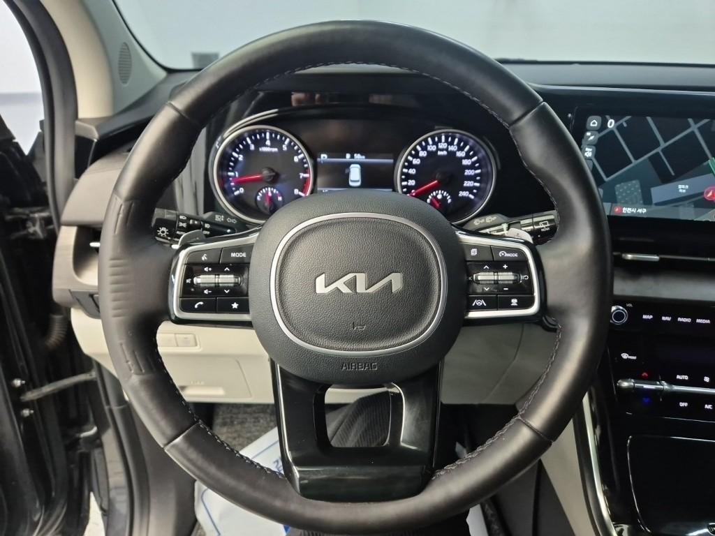 KIA Carnival - Vista 9