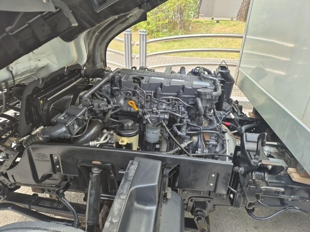 medium and large cargo truck - Vista 5