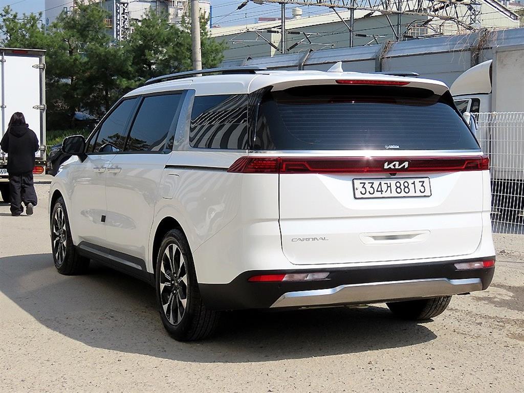 KIA Carnival - Vista 3