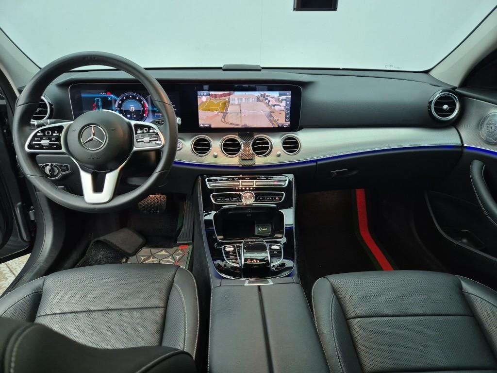 Mercedes Benz E class - Vista 5
