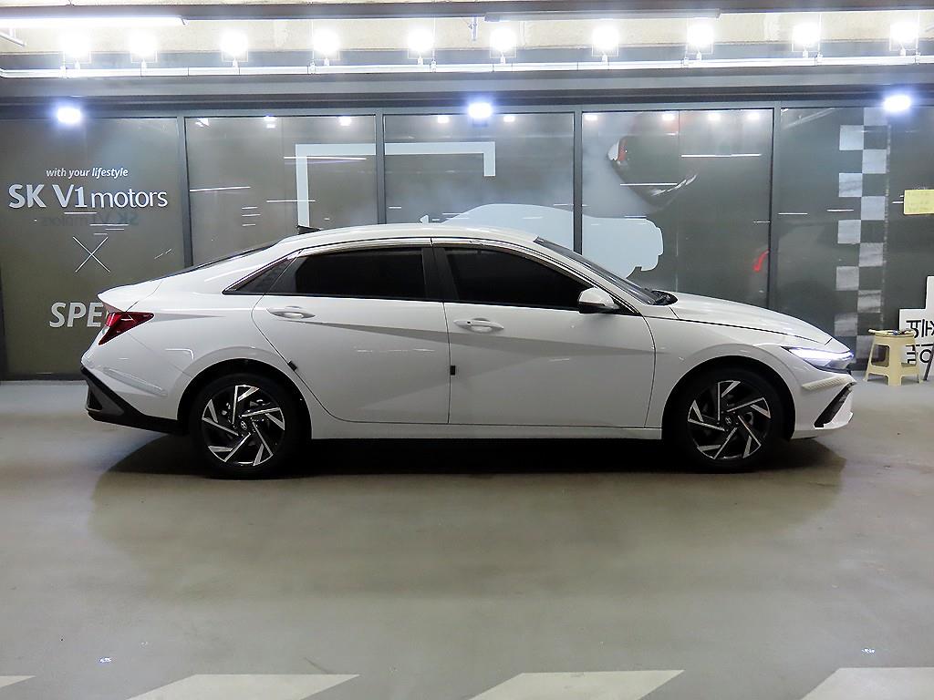 HYUNDAI Avante - Vista 3