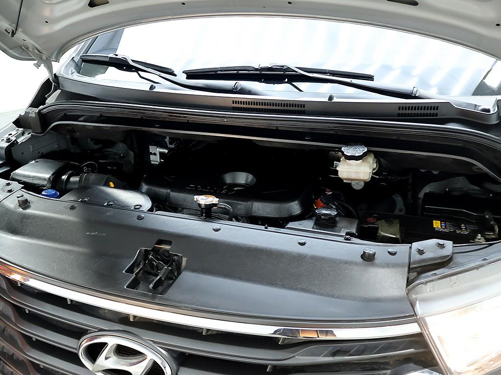 HYUNDAI Starex 2019 Gris - Importación desde Corea - HF Imports Iquique - Foto 7