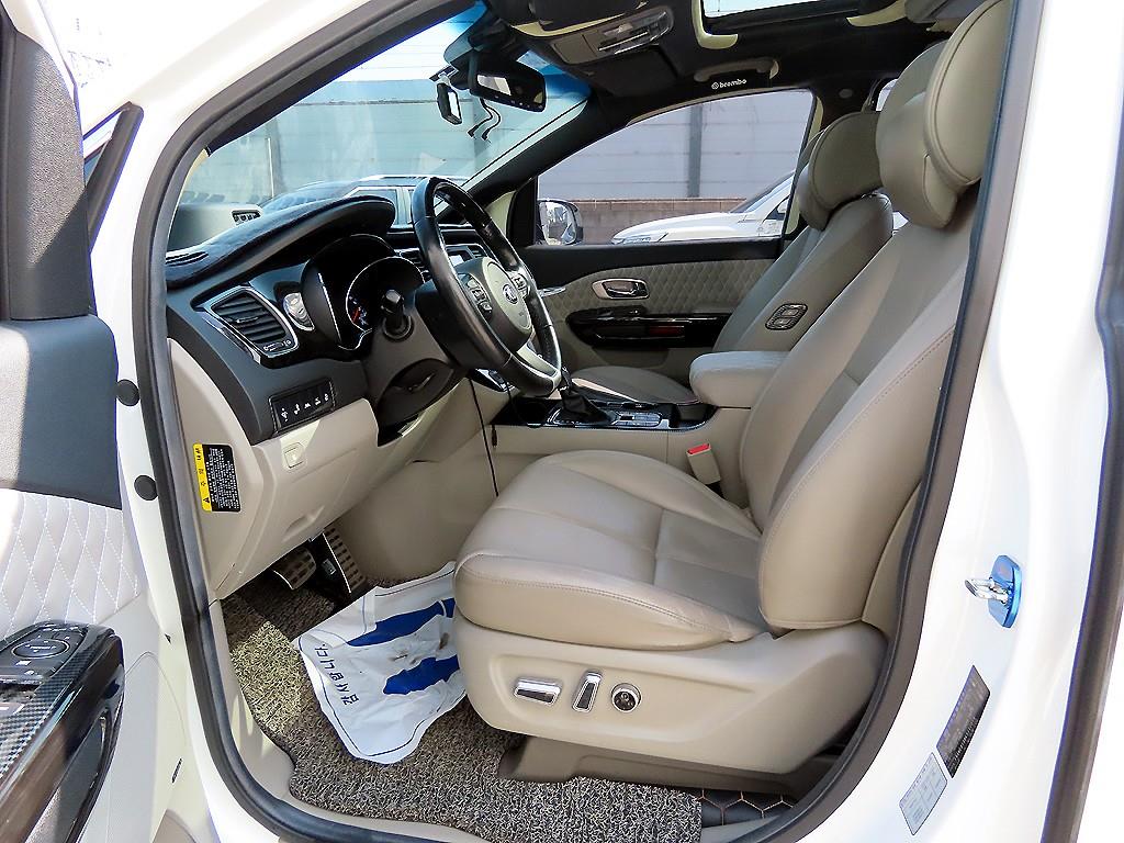 KIA Carnival - Vista 5