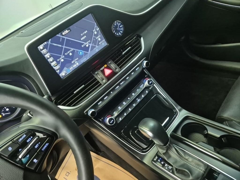 HYUNDAI Grandeur - Vista 11