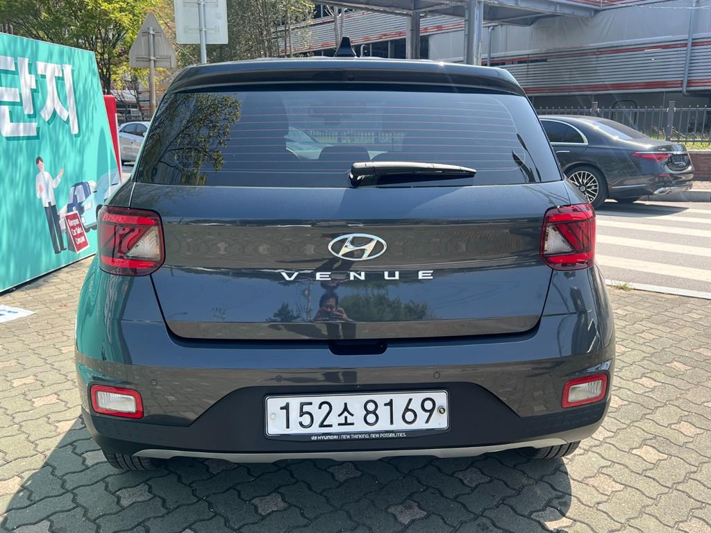 HYUNDAI Venue - Vista 4