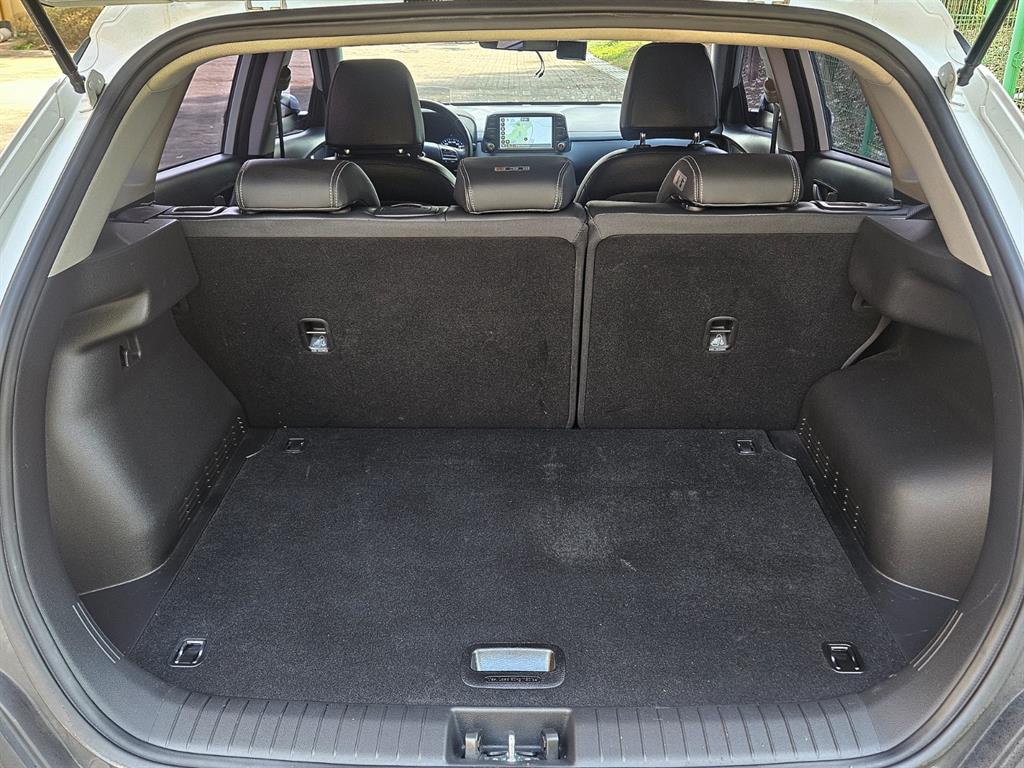 HYUNDAI Kona - Vista 12