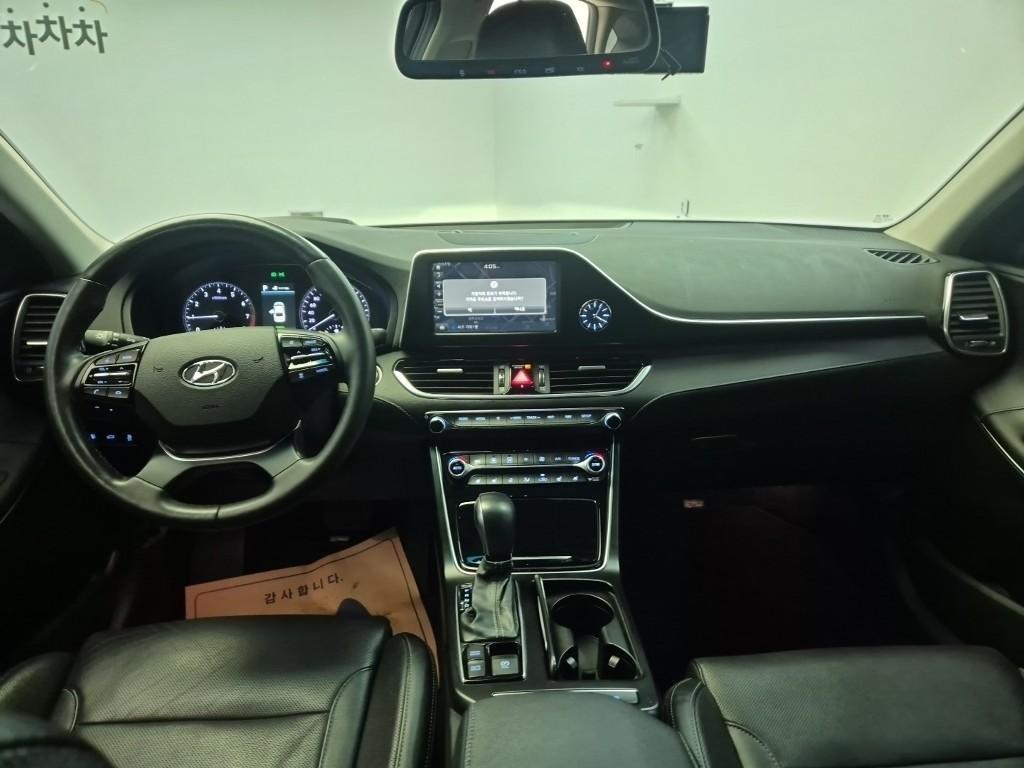 HYUNDAI Grandeur - Vista 8