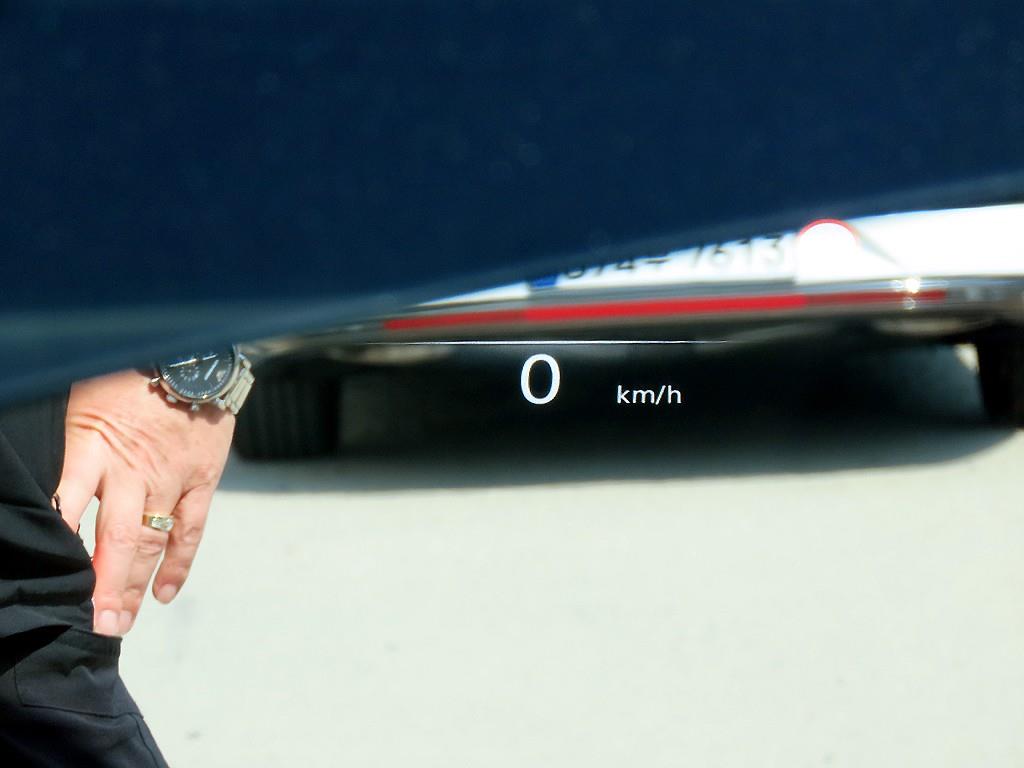 Genesis G80 - Vista 10