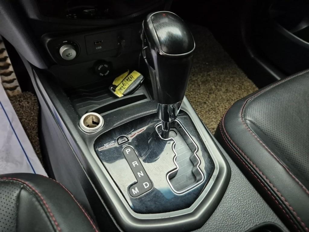 Ssangyong Tivoli - Vista 8