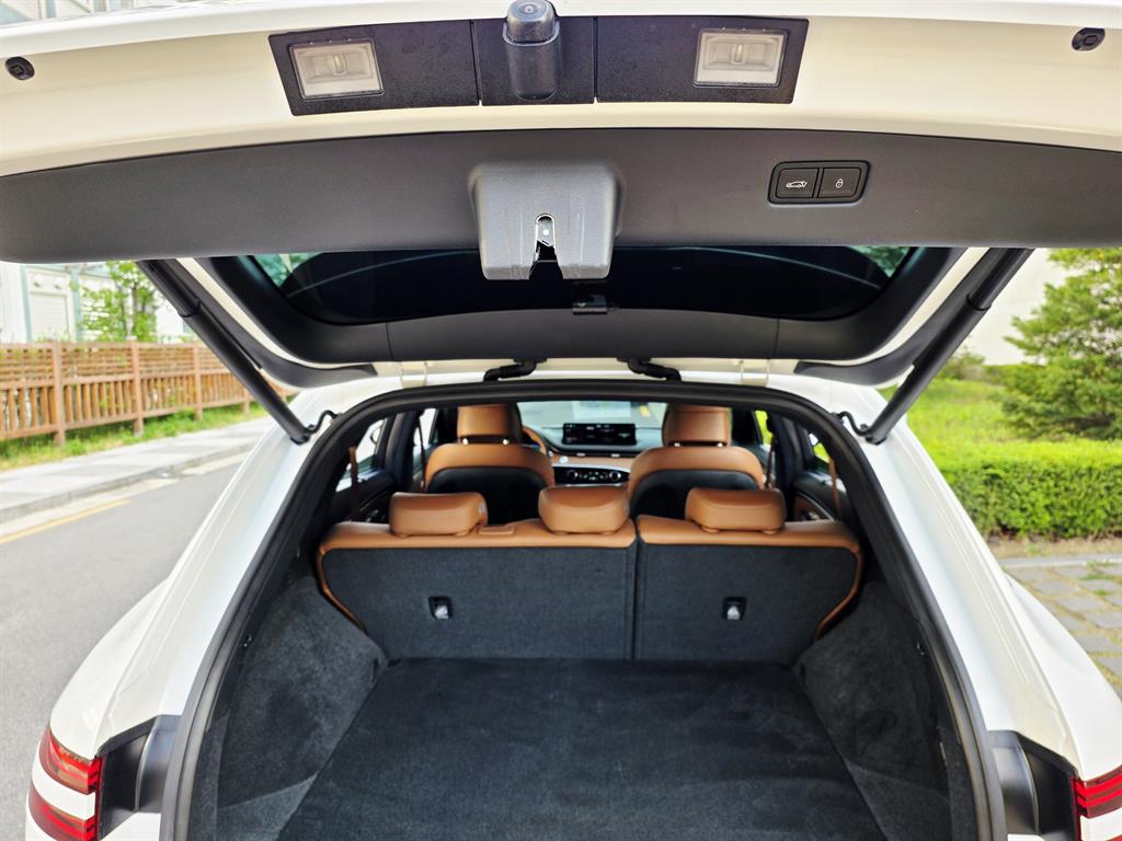 Genesis GV70 - Vista 12