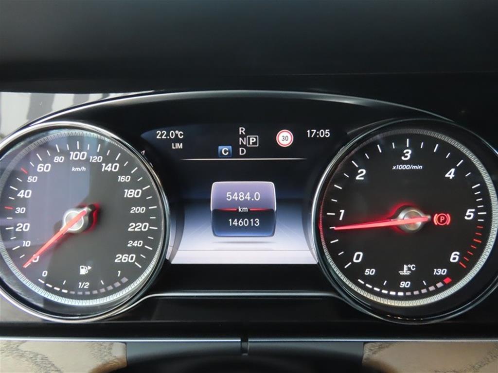 Mercedes Benz E class 2019 Negro - Importación desde Corea - HF Imports Iquique - Foto 11
