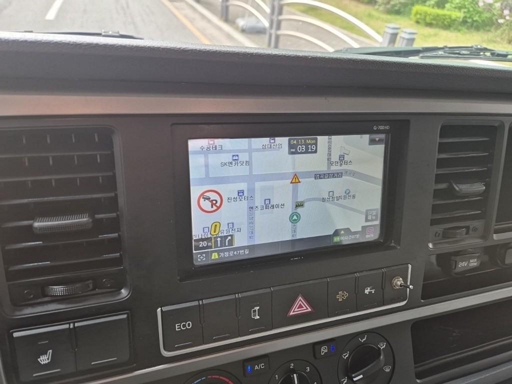 medium and large cargo truck - Vista 12