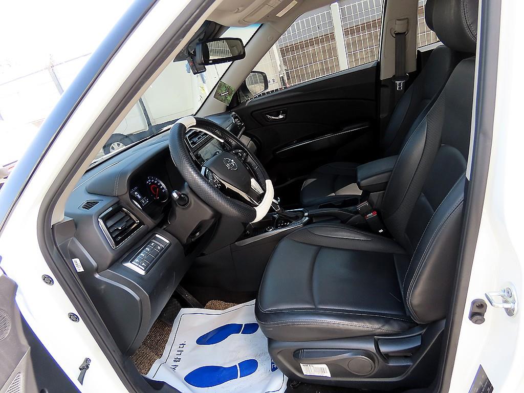 Ssangyong Tivoli - Vista 5