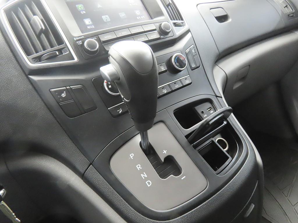 HYUNDAI Starex - Vista 11