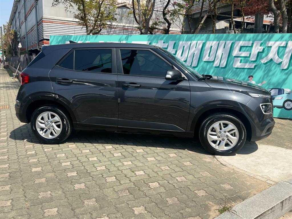 HYUNDAI Venue - Vista 3