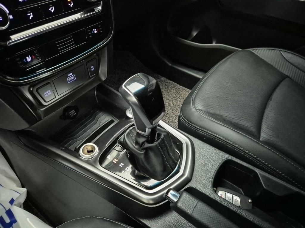 Ssangyong Tivoli - Vista 8