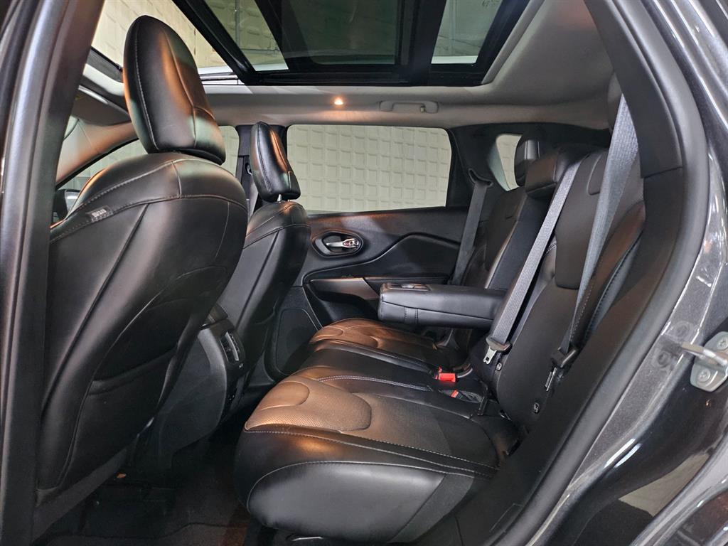 Jeep Cherokee - Vista 7