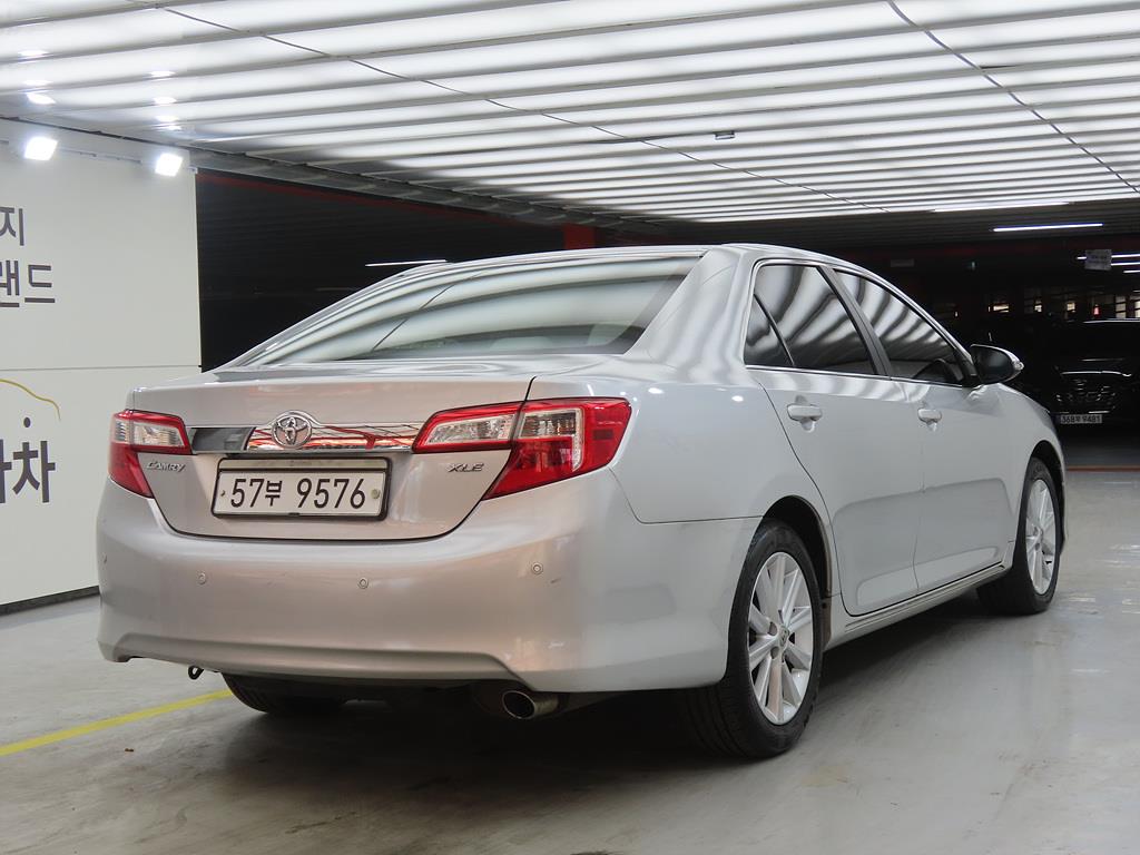 Toyota Camry - Vista 4