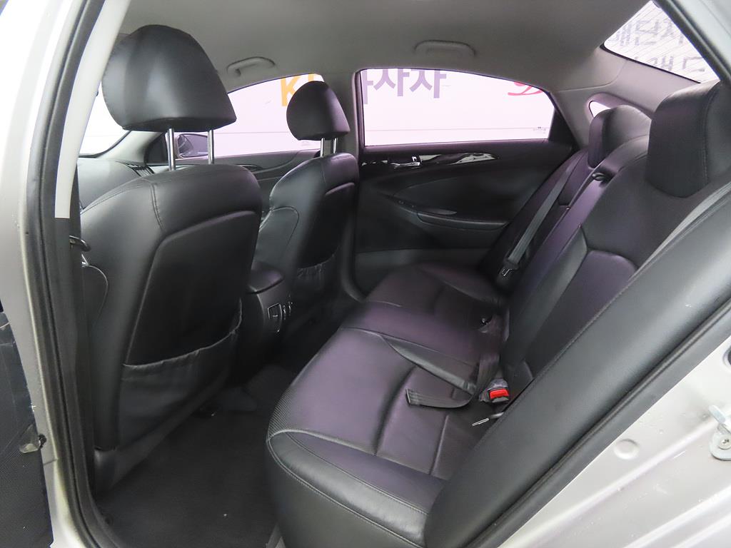 HYUNDAI Sonata - Vista 6