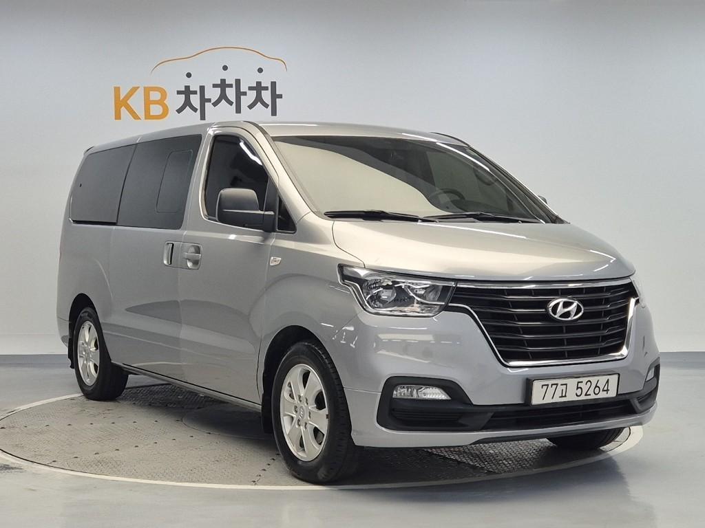 HYUNDAI Starex - Vista 4