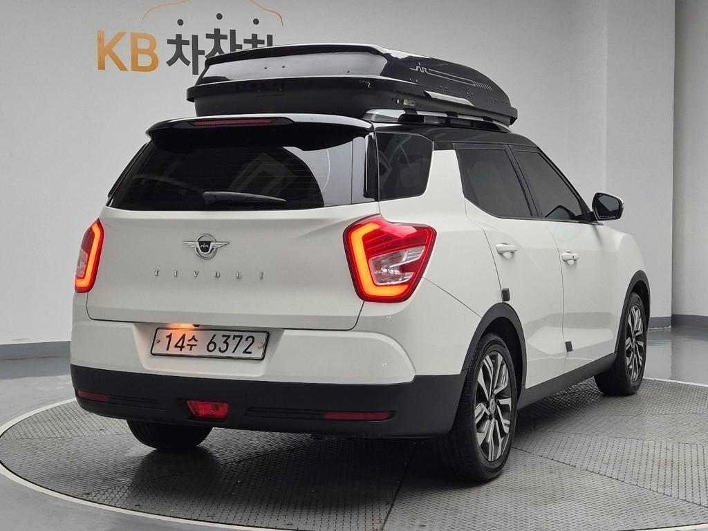 Ssangyong Tivoli - Vista 3