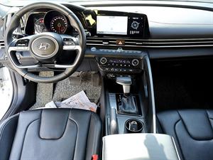 HYUNDAI Avante - Vista 10