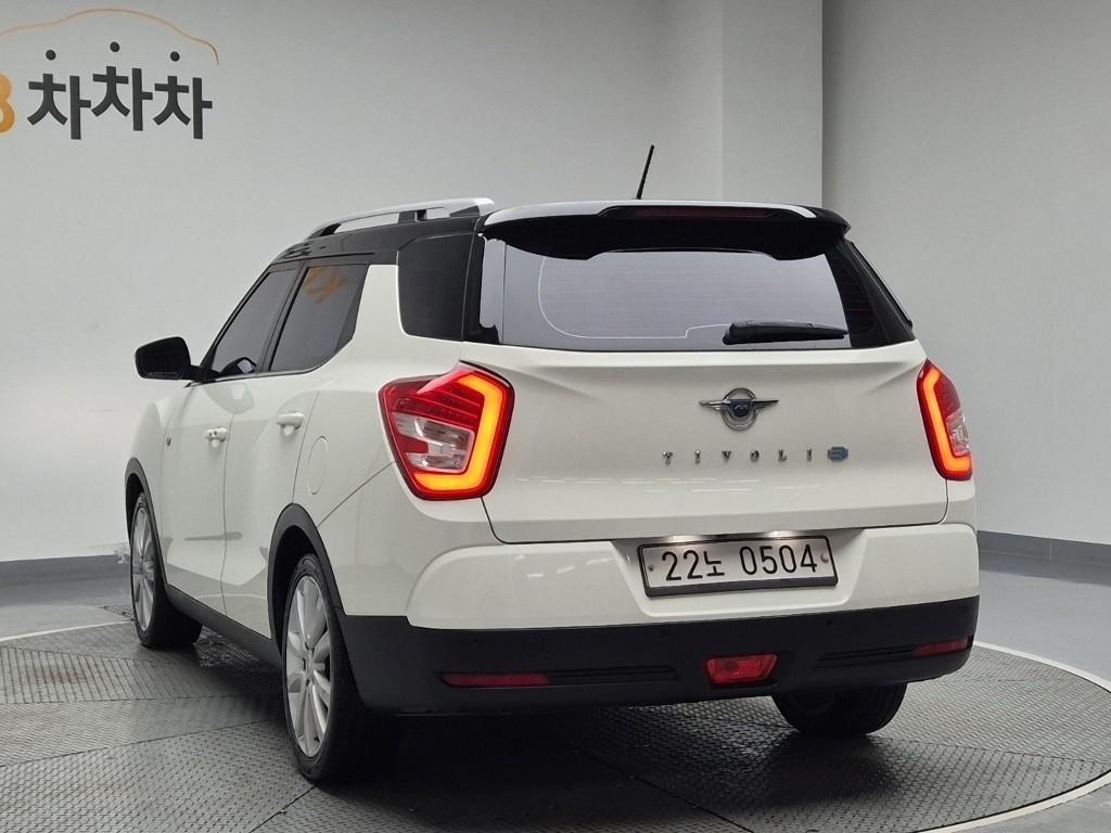 Ssangyong Tivoli - Vista 2