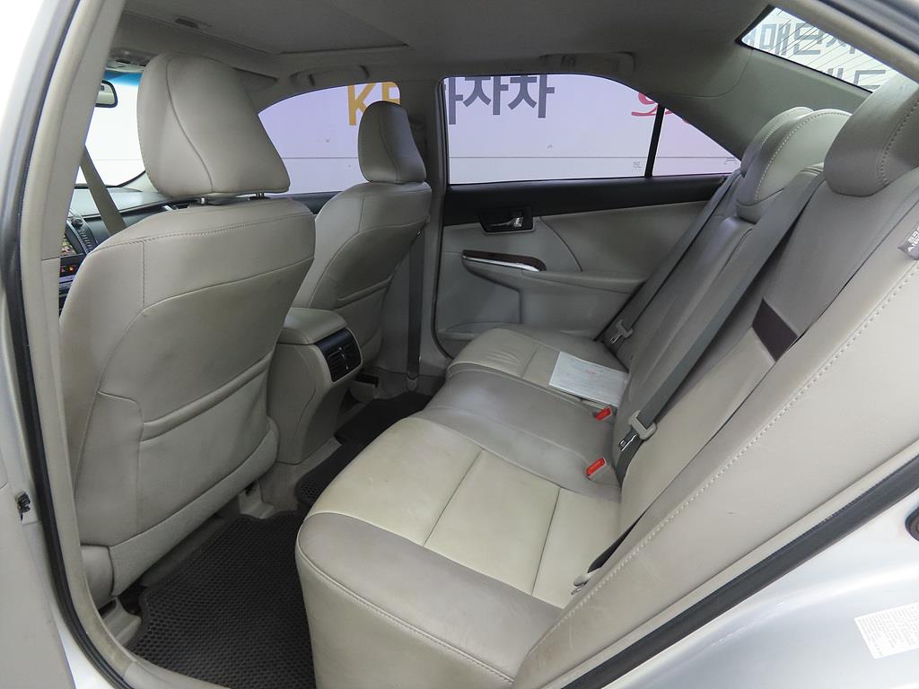 Toyota Camry - Vista 6