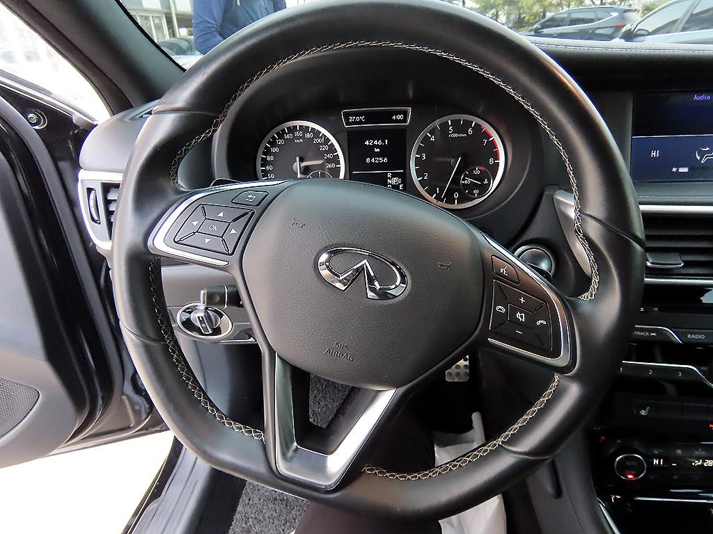 Infiniti Q - Vista 8