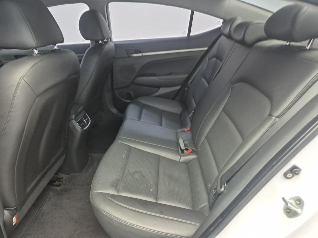 HYUNDAI Avante - Vista 12