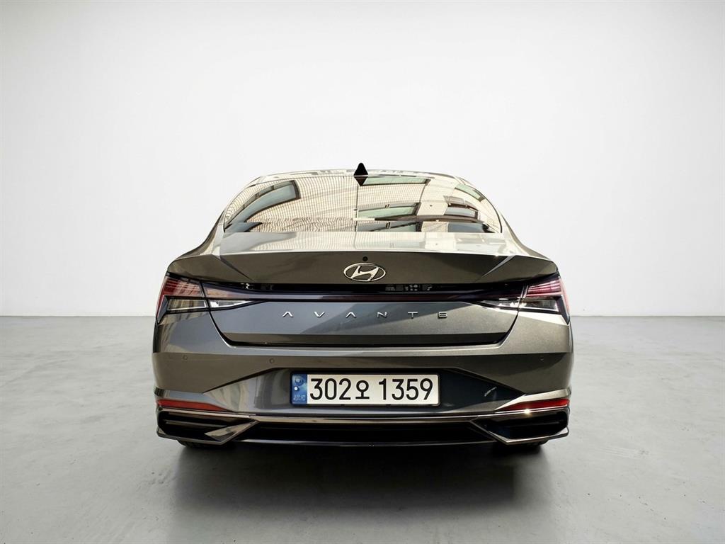 HYUNDAI Avante - Vista 3