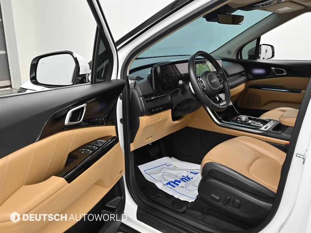 KIA Carnival - Vista 11