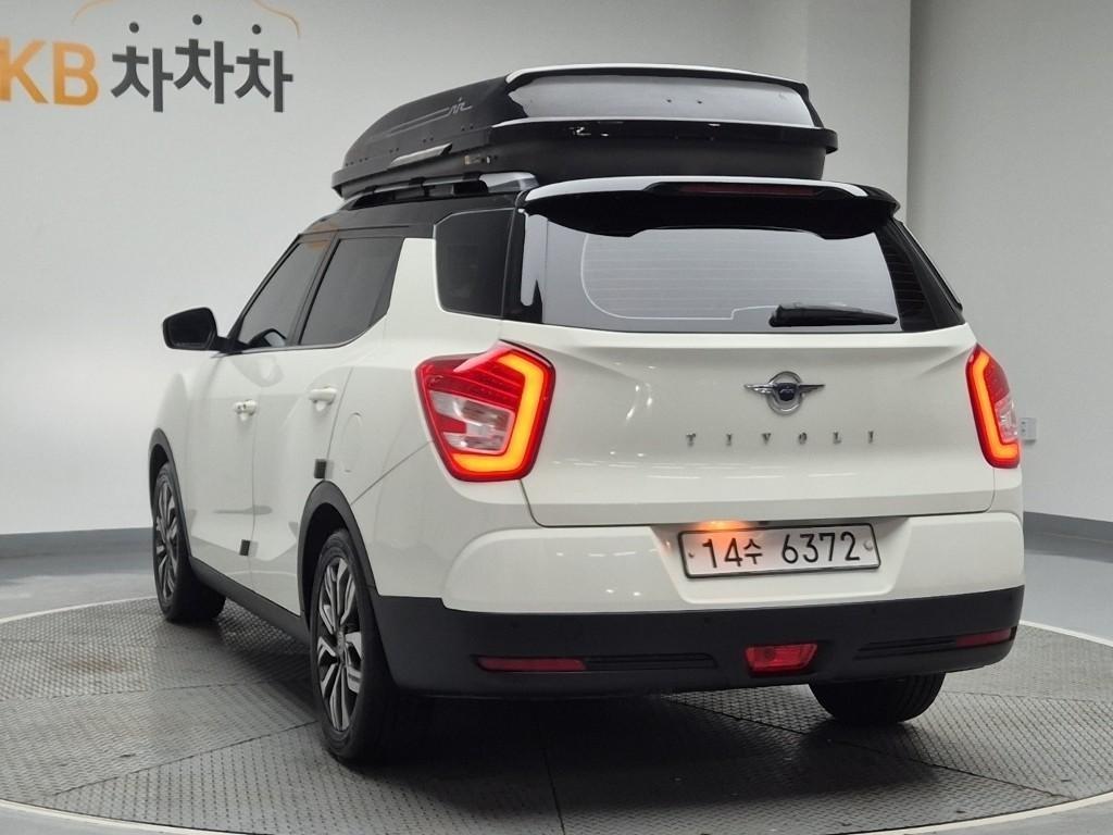 Ssangyong Tivoli - Vista 2