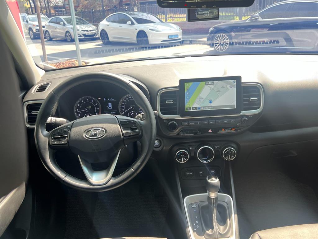HYUNDAI Venue - Vista 6