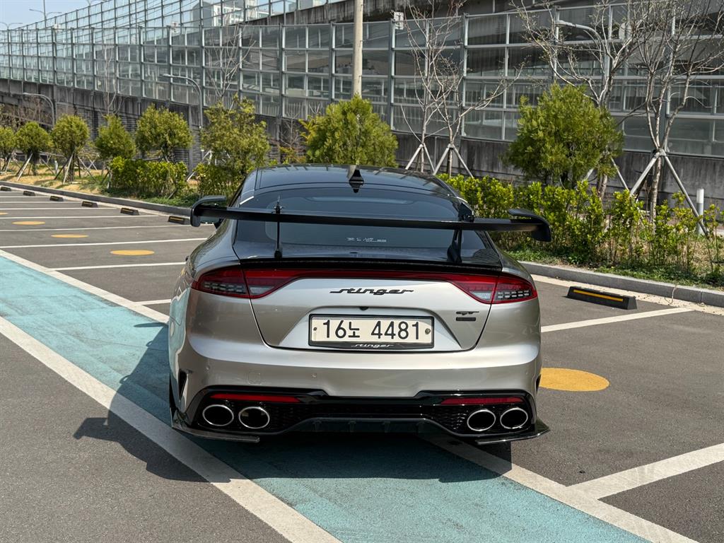 KIA Stinger - Vista 5