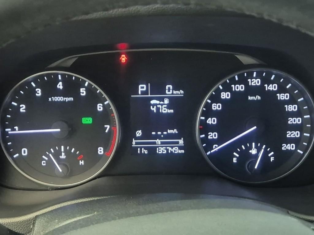 HYUNDAI Avante - Vista 6