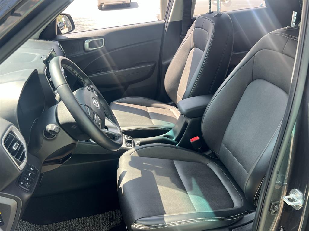 HYUNDAI Venue - Vista 7