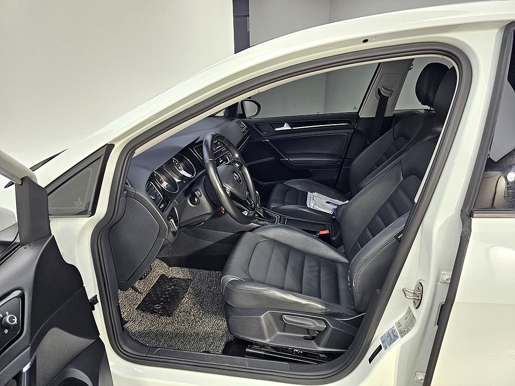 Volkswagen Golf - Vista 8